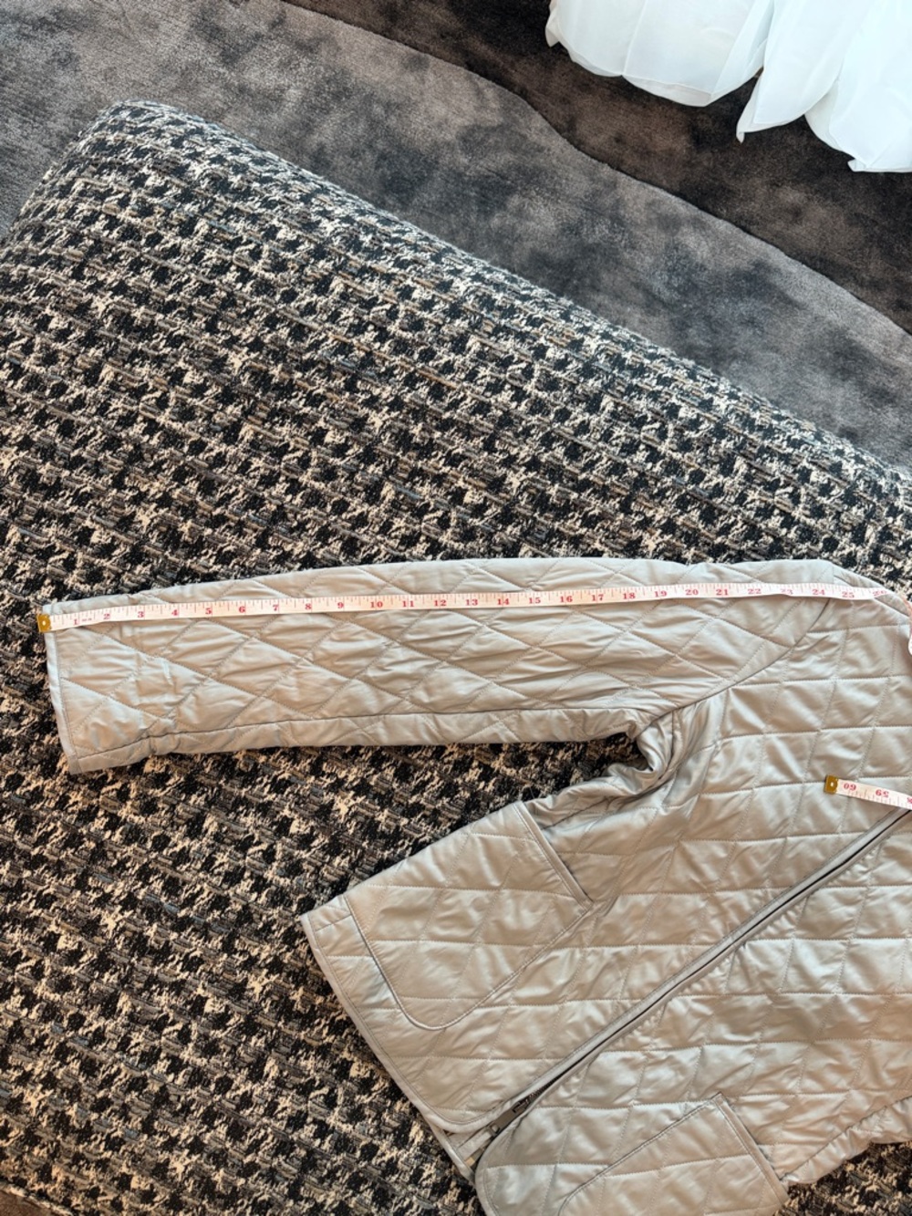 Burberry Light Gray Quilted Jacket with Iconic Plaid Lining - Picture 12 of 13